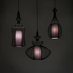 Cathedral lampadario in metallo nero opaco con 3 paralumi in filo di acciaio e tessuto nero 70xh64 cm