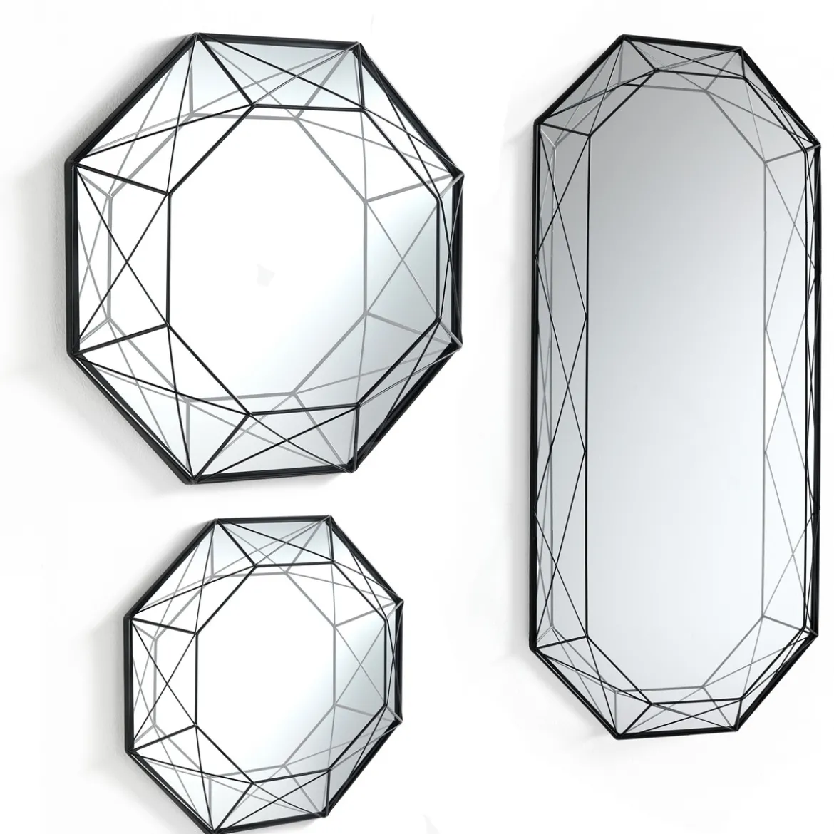 Diamond specchiera da parete in metallo verniciato nero opaco dimensione 45x8 h45 cm