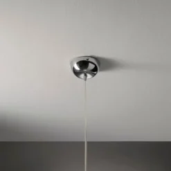 Genny lampadario in pvc trasparente con sfera in vetro satinato bianco filo regolabile d37 h24 cm