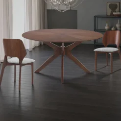 Tallin tavolo rotondo in legno chase impiallacciato finitura noce scuro e gambe in legno massello diametro 137 cm