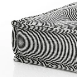 Yara lines pouf quadrato rivestimento cotone bianco dimensioni l80 p80 h20 cm (h35 con bancale)
